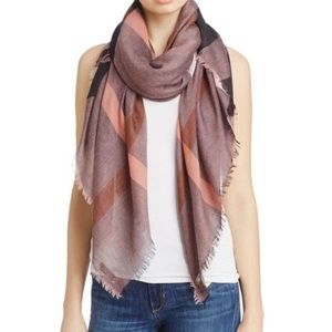Burberry Scarf Relaxed Mega Check Square